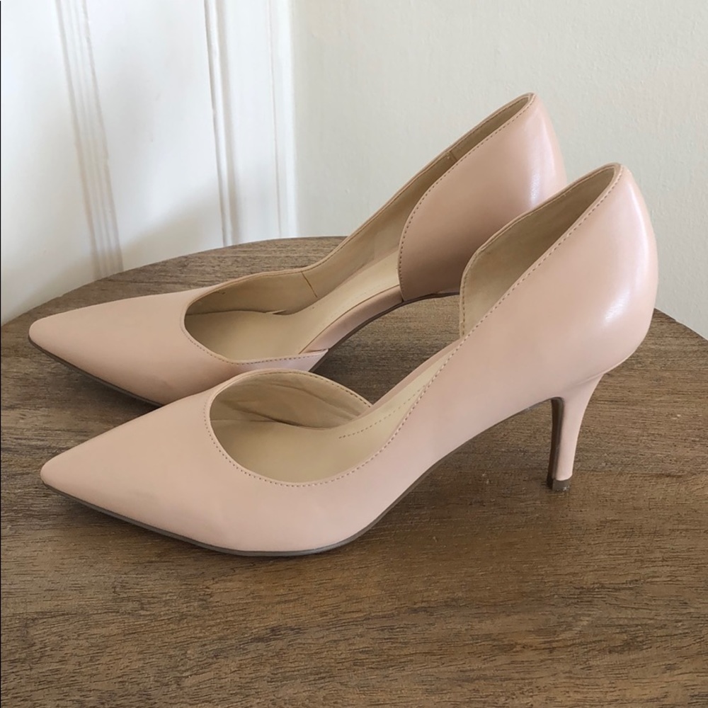 Nude Pumps